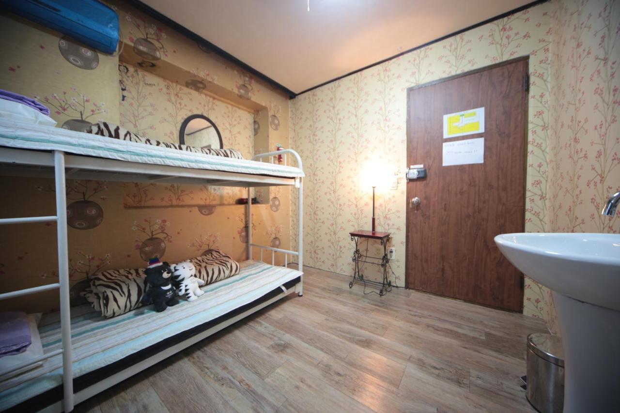 Comeinn Guesthouse Hongdae - Female Only Seoul Ngoại thất bức ảnh